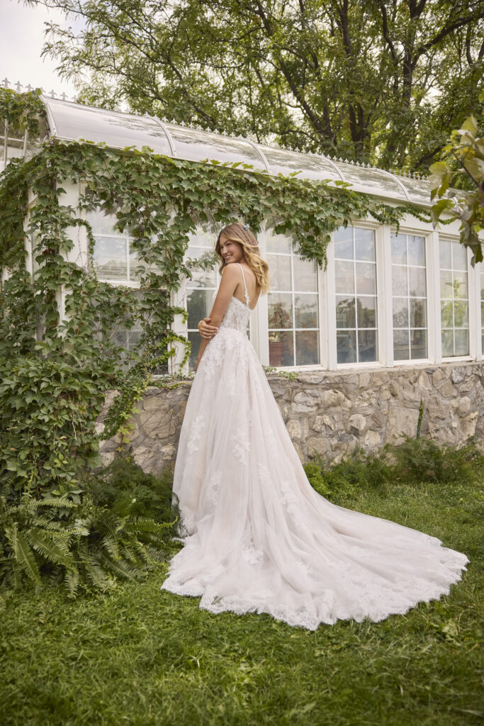 Rebecca-Ingram-Esmeralda-A-line-Wedding-Dress-26RK478A01-PROMO16-IV052-Uncropped