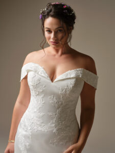 Rebecca-Ingram-Miley-Fit-and-Flare-Wedding-Dress-26RS440A01-Alt71-IV002-Curve