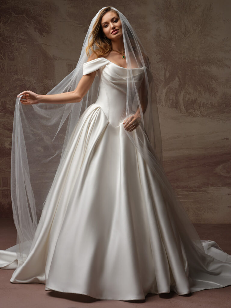 Maggie-Sottero-Fiorita-Ballgown-Wedding-Dress-F6MS207A01-Alt52-IV002