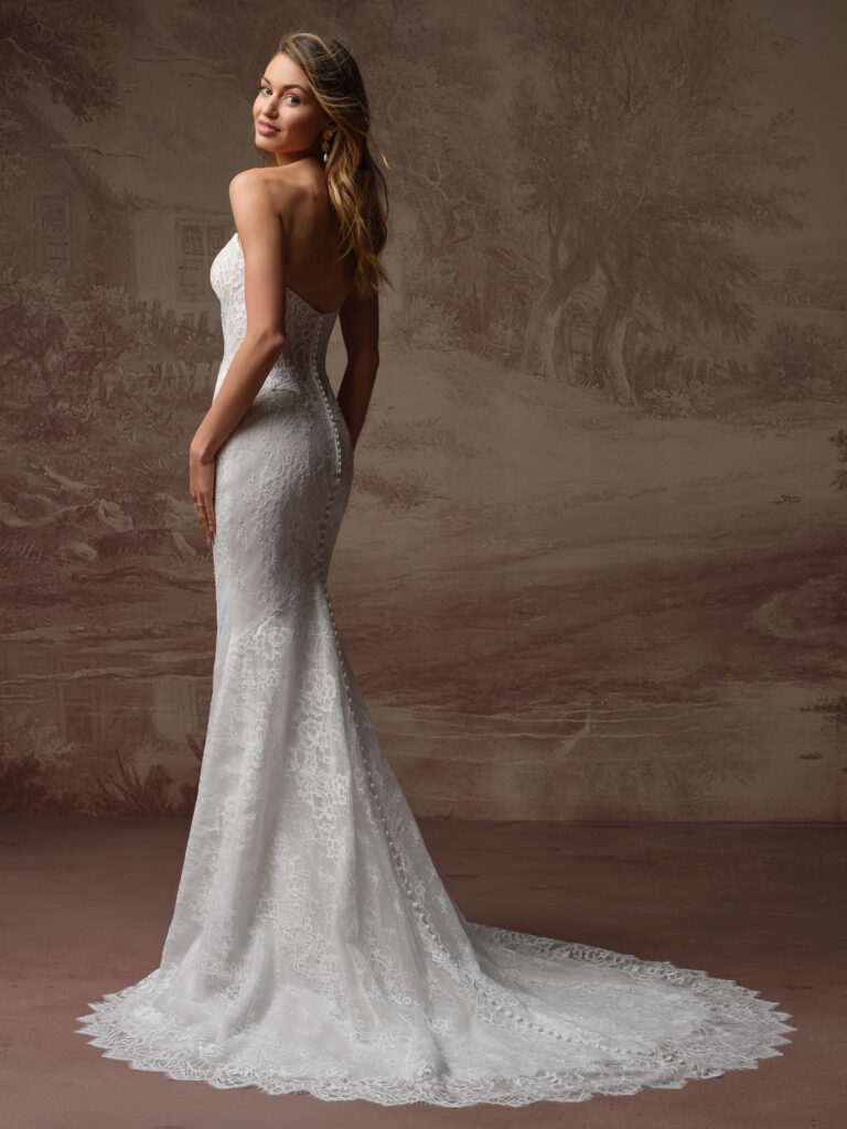 Rebecca-Ingram-Samira-Fit-and-Flare-Wedding-Dress-F6RS203A01-Alt55-IV002