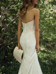 Rebecca-Ingram-Samira-Fit-and-Flare-Wedding-Dress-F6RS203A01-PROMO11-IV002