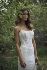 Rebecca-Ingram-Samira-Fit-and-Flare-Wedding-Dress-F6RS203A01-PROMO7-IV002-uncropped